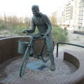 Oostduinkerkse Strandvisser met fiets